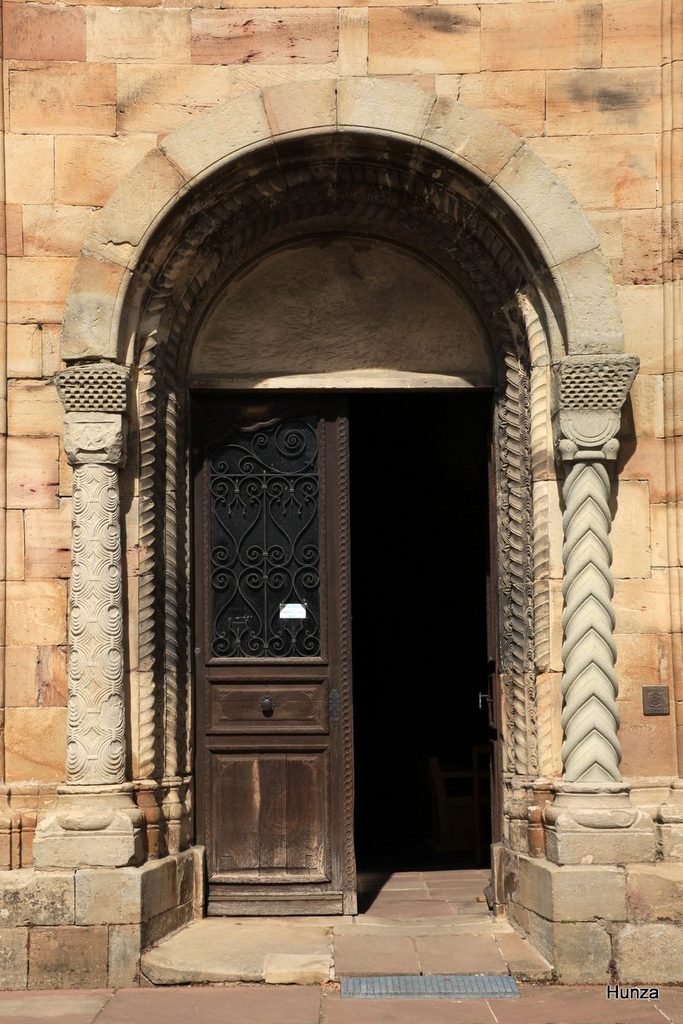 Porte d’entrée latérale sud de l’église de Rosheim