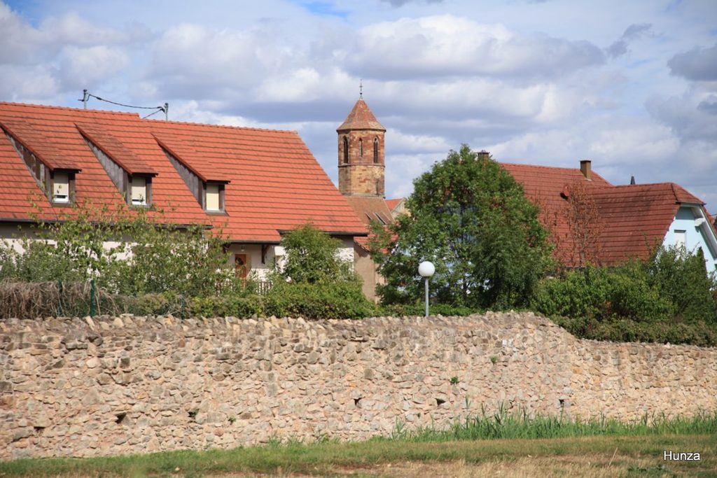 Remparts sud de Rosheim et clocher de l’église