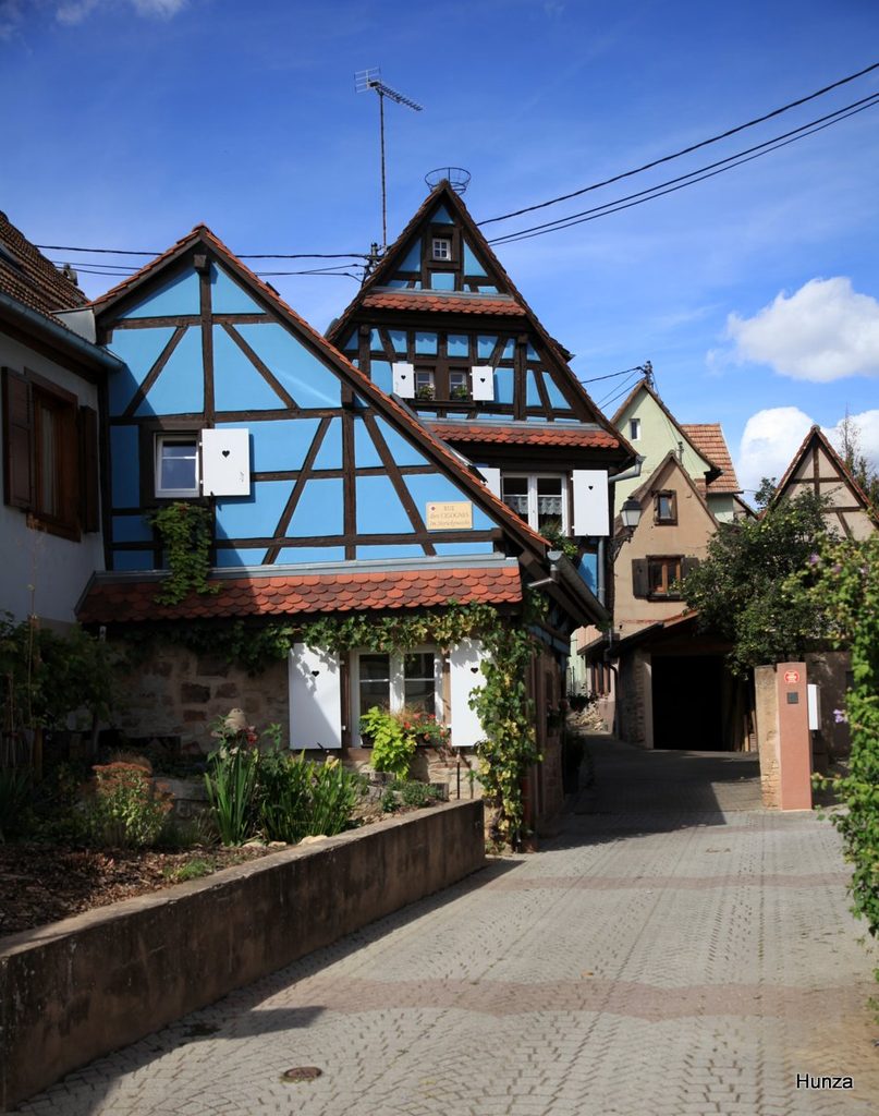 Maisons à colombages dans la rue des Cigognes à Rosheim
