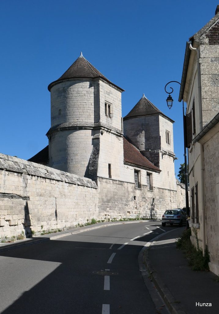Tours de Fécamp de l'abbaye royale du Moncel à Pontpoint