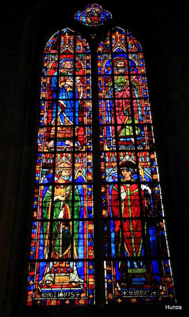 Vitrail de la Communion des saints à l’église Sainte-Anne de Gassicourt à Mantes-la-Jolie