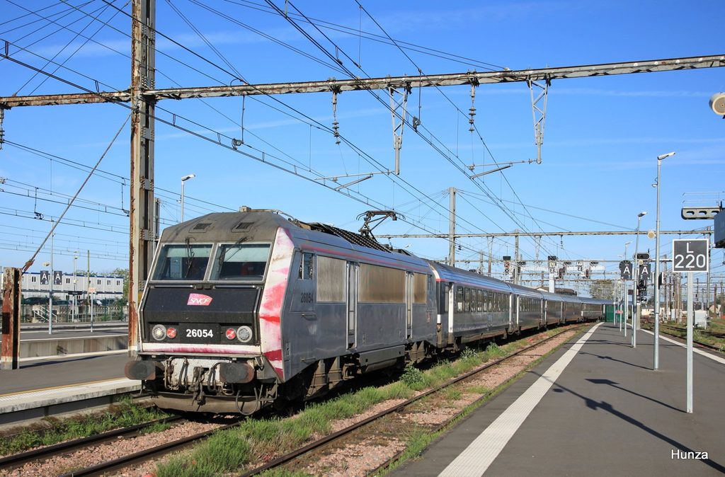 Locomotive BB 26054 Sybic en gare de Vierzon