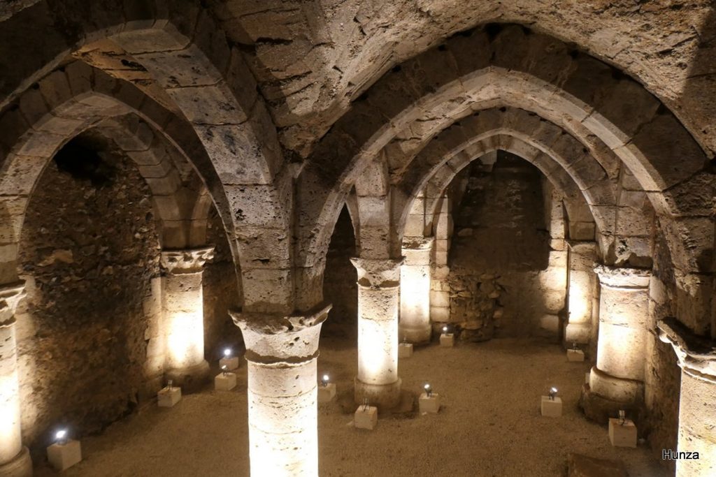 Cave Grand Cygne du XIIIe siècle à Bonneval