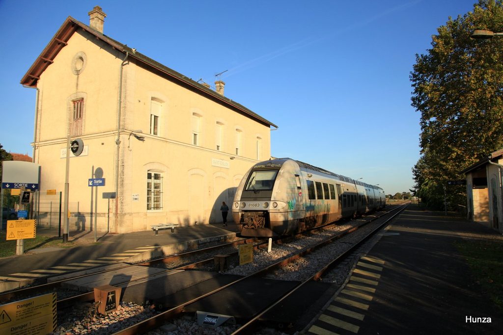 Train TER en gare de Saint-Émilion