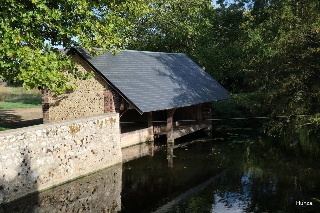 Lavoir d’Alluyes au bord du Loir