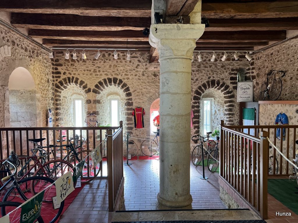 Intérieur du Logis des Trois Marchands à Bonneval