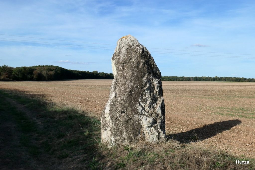 Menhir de l’Ormorice à Montboissier en Eure-et-Loir