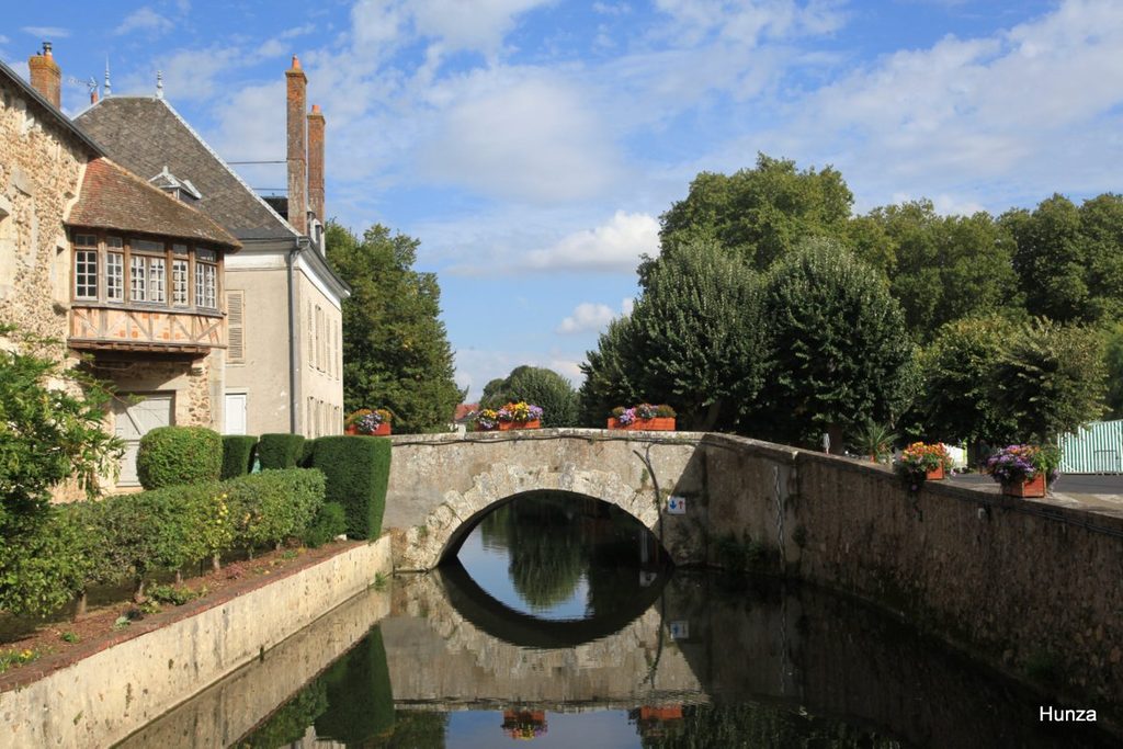 Pont de la Grève et maison du Cheval-Blanc à Bonneval